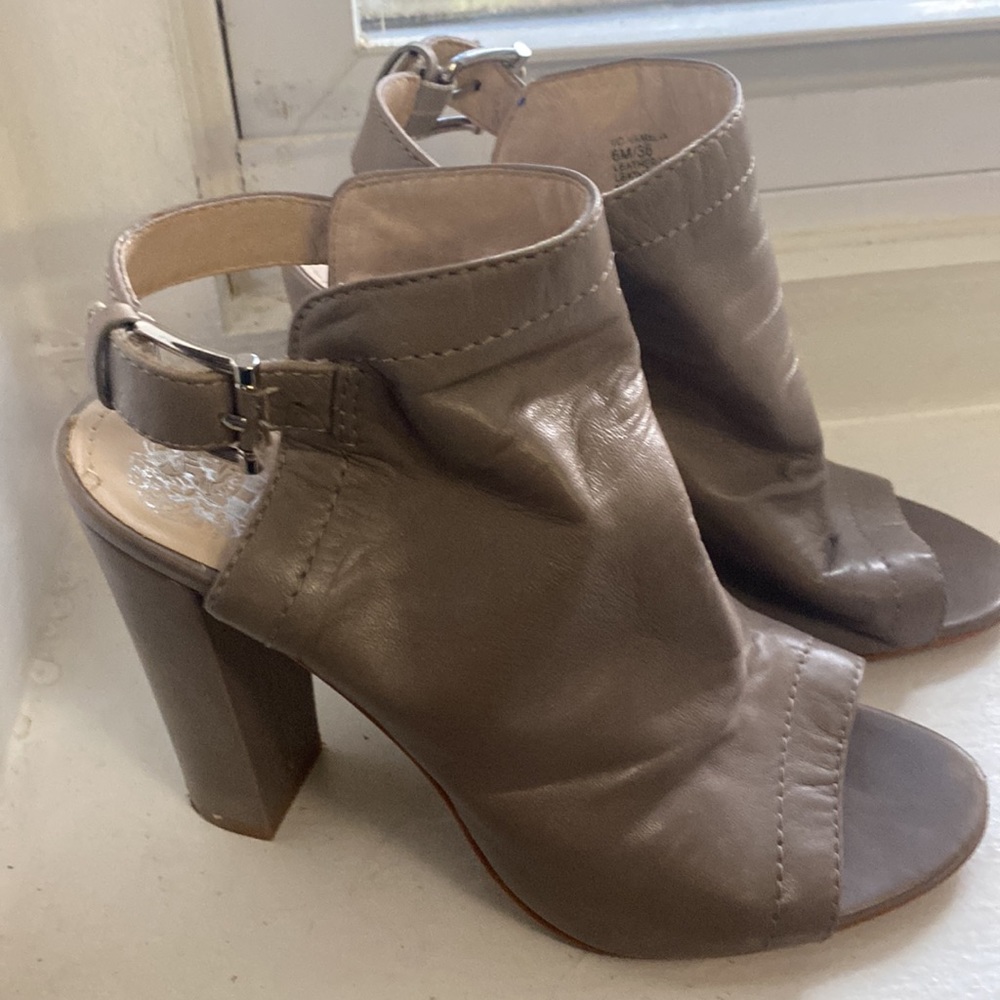 Vince Camuto women’s sandals - Picture 2 of 7
